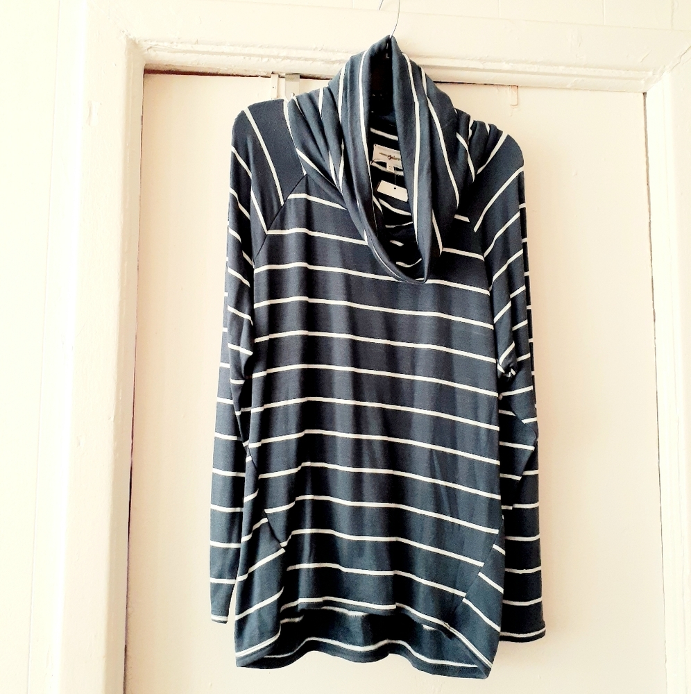 NWT*Lou & Grey Signaturesoft teal cowlneck  XS